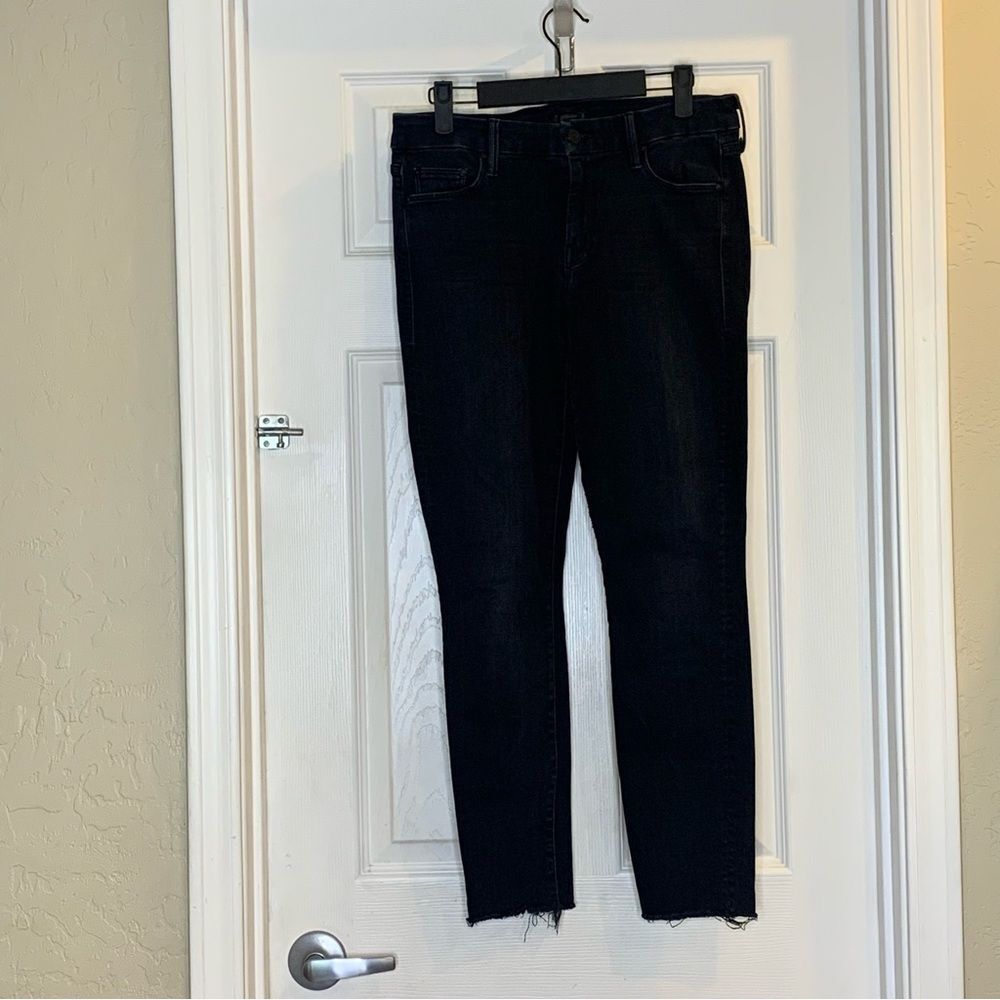 MOTHER The Looker Ankle Fray in BlackBird Size 28 - Picture 15 of 16